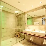 Salnerhof Superior Lifestyle 4* 이스크글