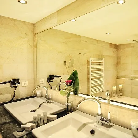 Salnerhof Superior Lifestyle Hotel 4*