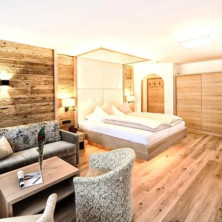 Hotell Salnerhof Superior Lifestyle 4*