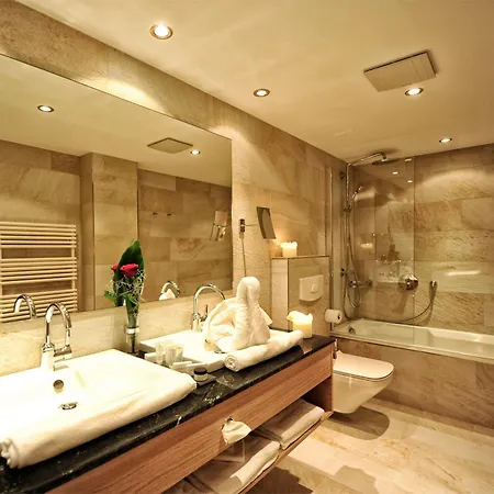 Salnerhof Superior Lifestyle 4* 伊施格尔